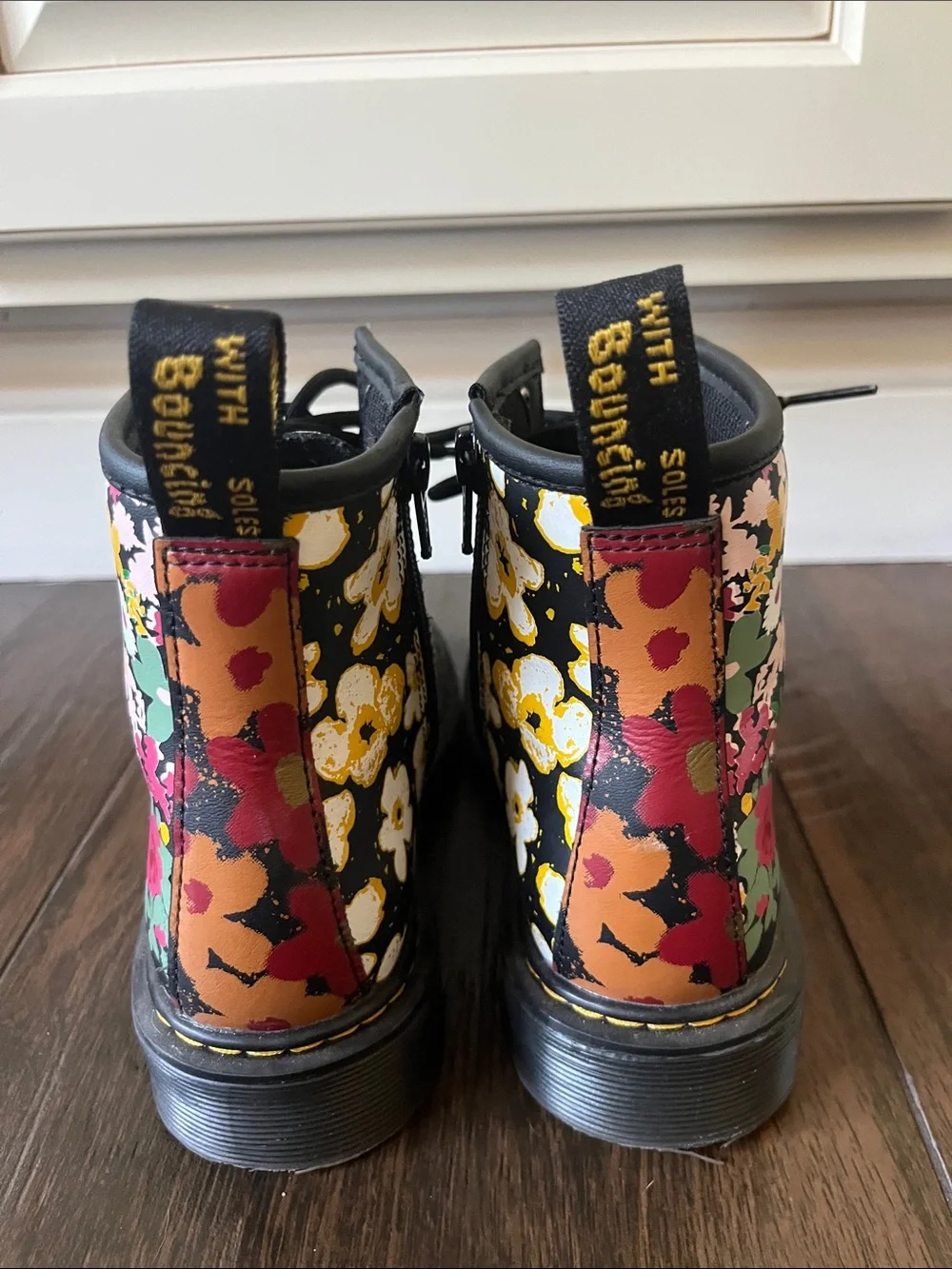 Like NEW Floral Dr. Martens